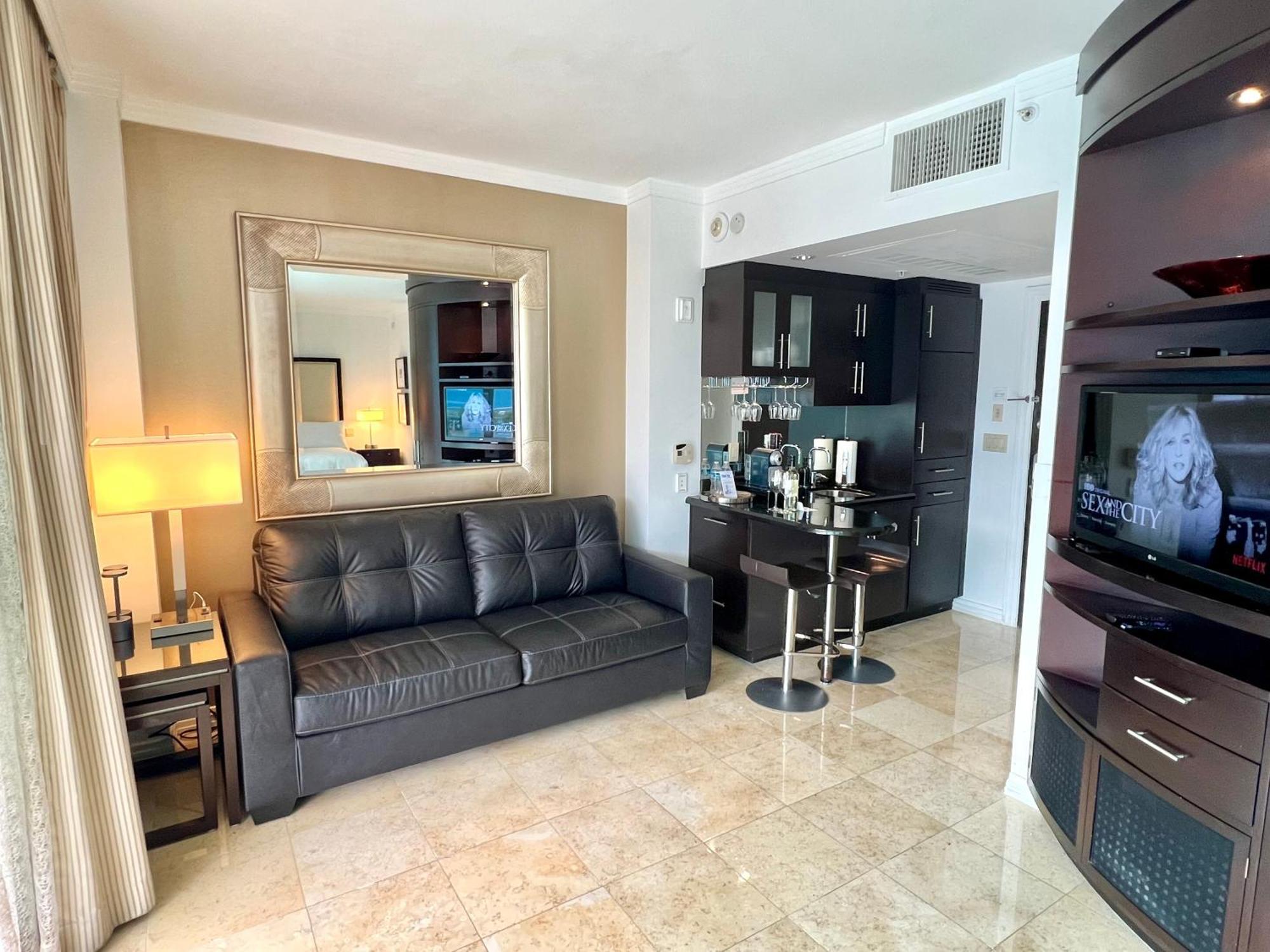 Boutique 3 Min Walk To Apartahotel Miami Beach